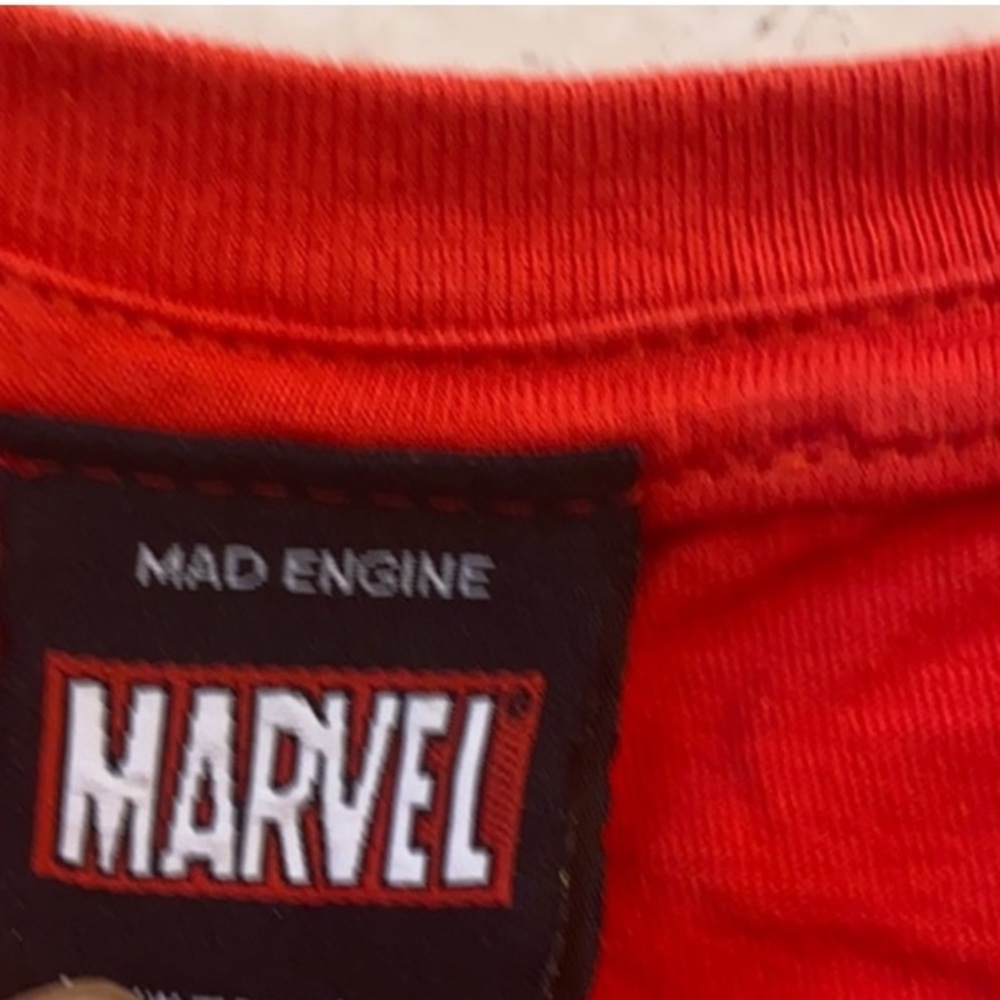 5/$40 Marvel Avengers Iron Man T-Shirt Medium Cool Graphics - Picture 2 of 4